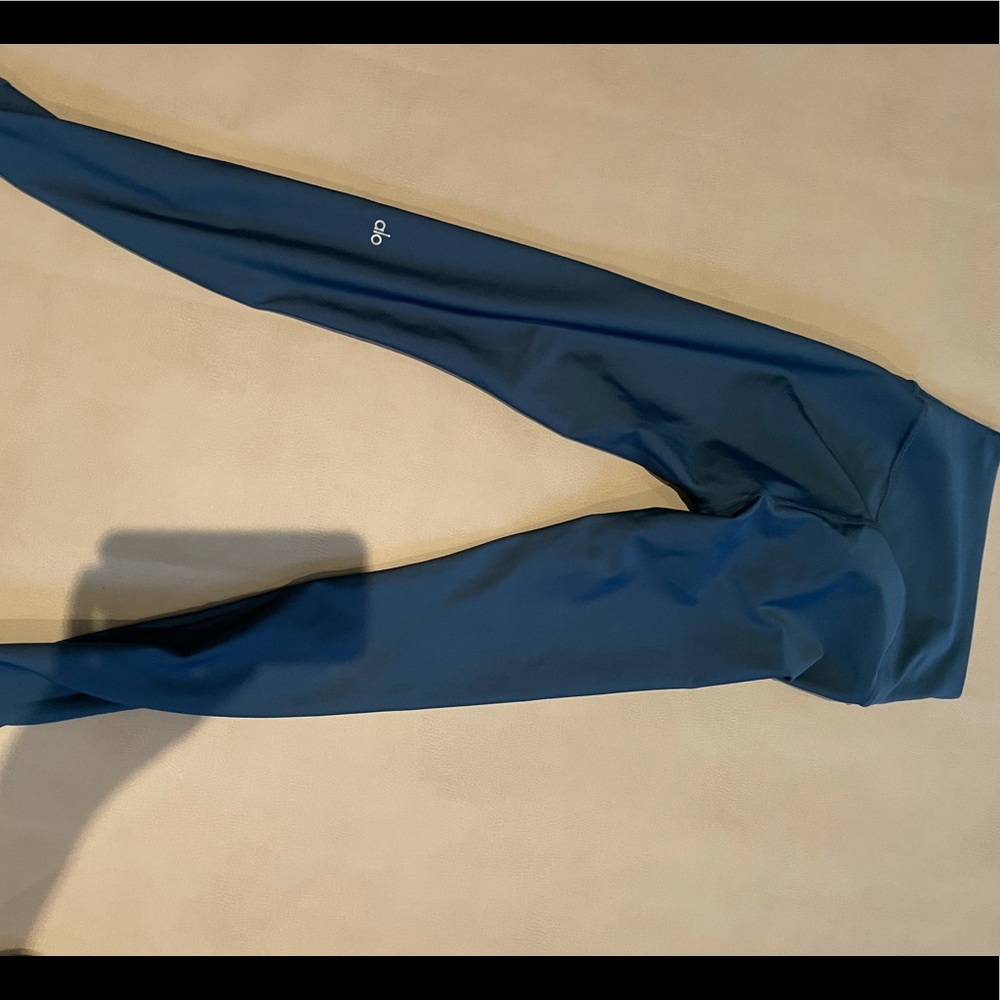 Good as new alo blue leggings small